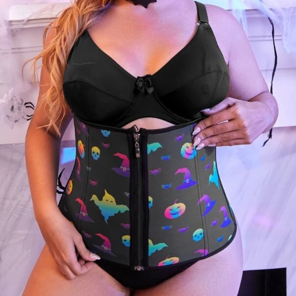 New, Never Used Plus Halloween Print Zipper Front Corset Waist Trainer - Picture 9 of 12